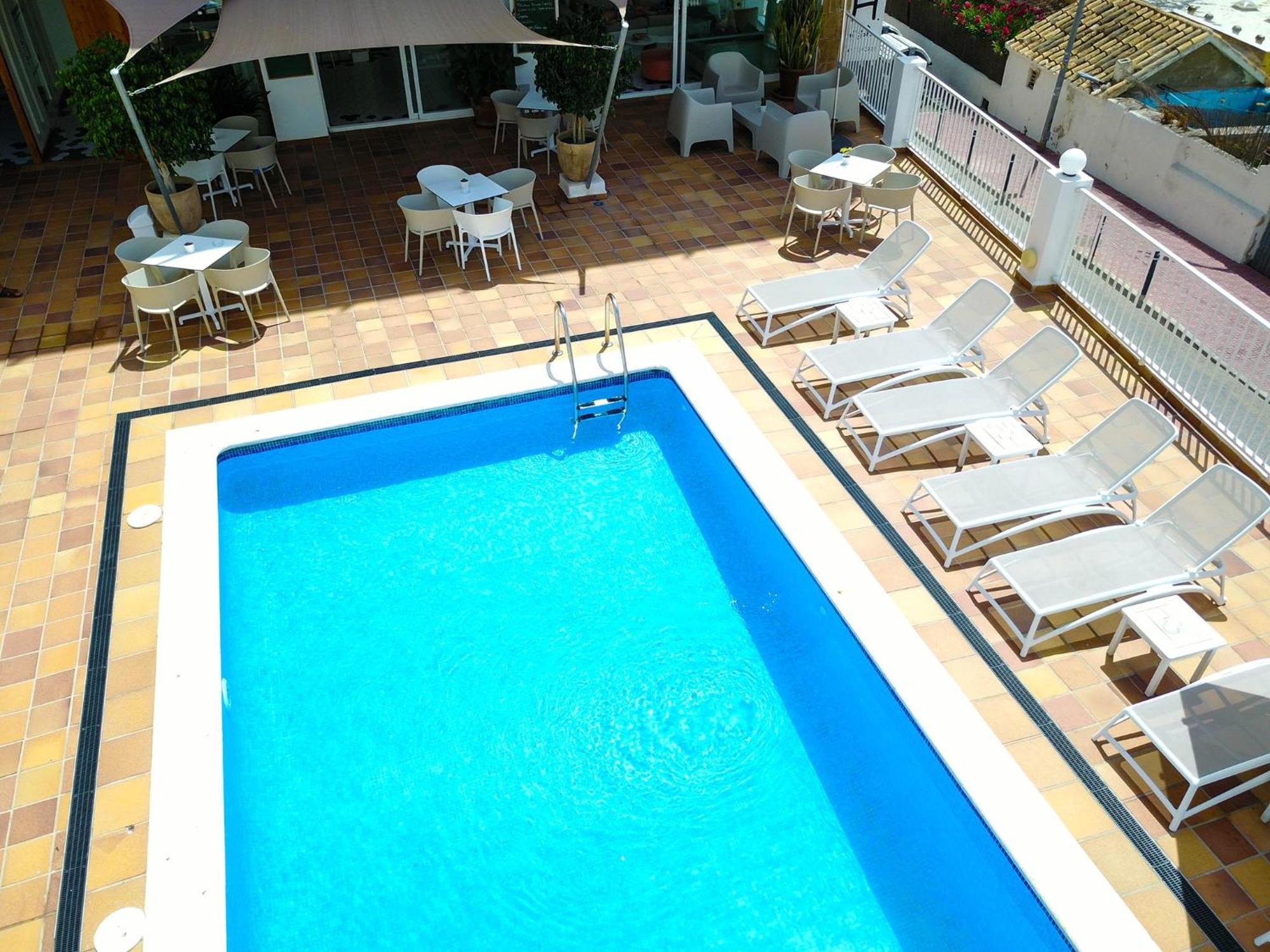 Es Mitjorn Hotel Sant Antoni de Portmany Extérieur photo